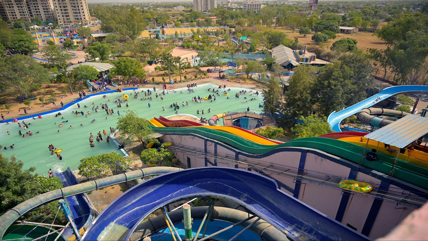 Day to Night: Unlimited Fun at Pink Pearl Waterpark and Hotel